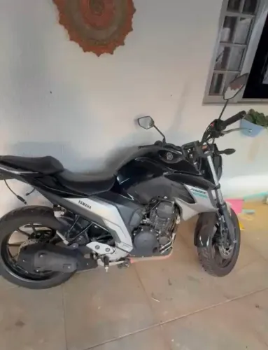 Fazer fz25 19/20