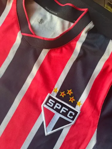 Camisa original do São Paulo FC autografada