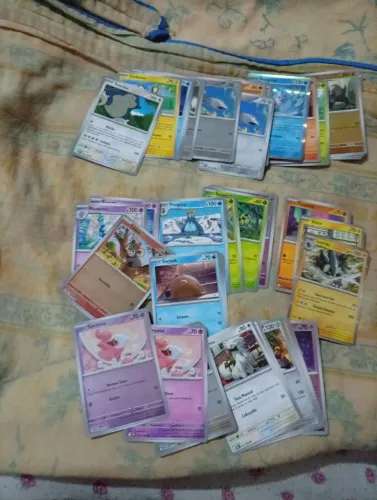 Lote +125 Cartas Pokémon Comuns e Cromadas (Sem Repetidas)