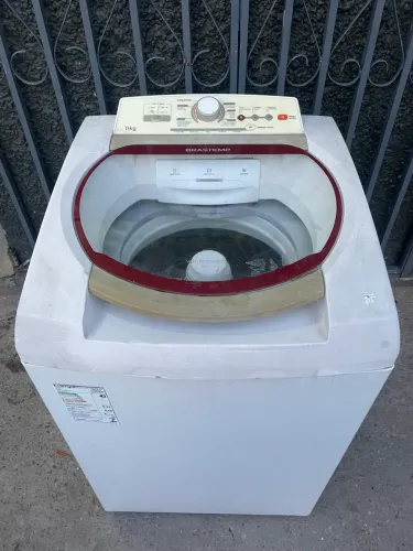 Máquina de lavar Brastemp 11 kg funcionando