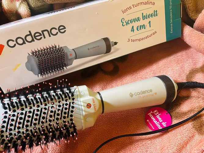Escova Modeladora Cadence Tô Pronta Bivolt - Pouco Usada