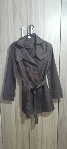 Casaco sobretudo estilo parka marrom