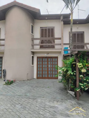 Casa de Condomínio, 2 Suítes, 2 Banheiros, 1 Vaga no Jd. Pestana - Osasco.