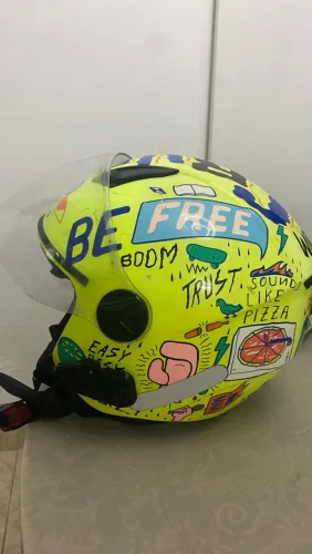 Capacete norisk n:60 conservado com marcas de uso