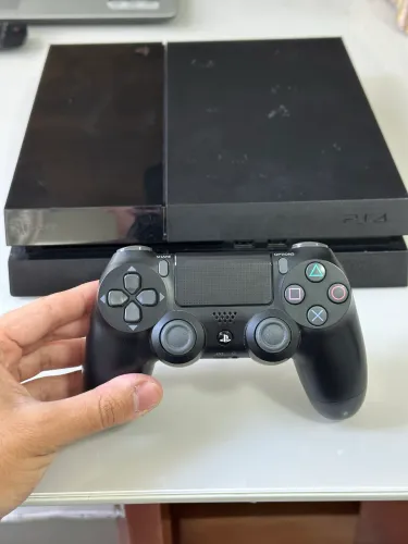 PLAYSTATION 4 