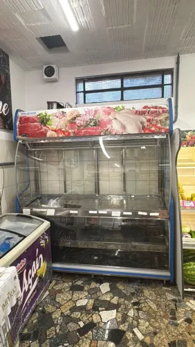 Expositor de grande porte ideal pra pequenos comércios 