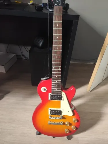 Guitarra Epiphone LP 100.