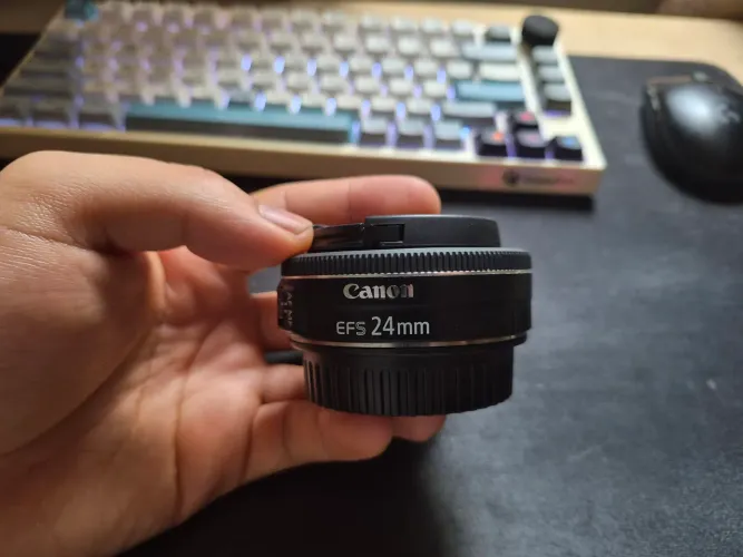 Lente Canon EFS 24mm f2.8