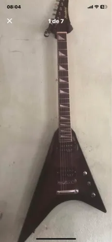 Icônica Guitarra Strinberg Flying V