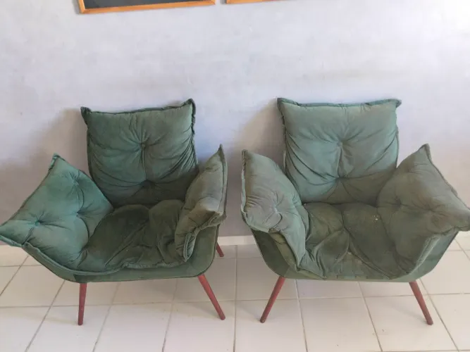 2 cadeiras de veludo verdes com valor de oferta!