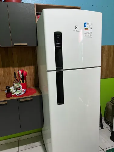 Vendo geladeira nova Electrolux 