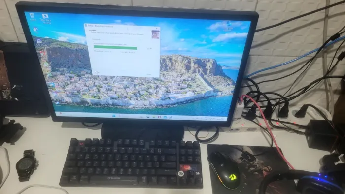 PC completo, r3 8300g+8gb ddr5+monitor+mou +teclado