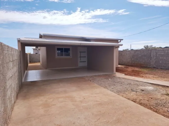 Vende-se excelente casa a 600m da praça central Chapada dos Guimarães-MT 