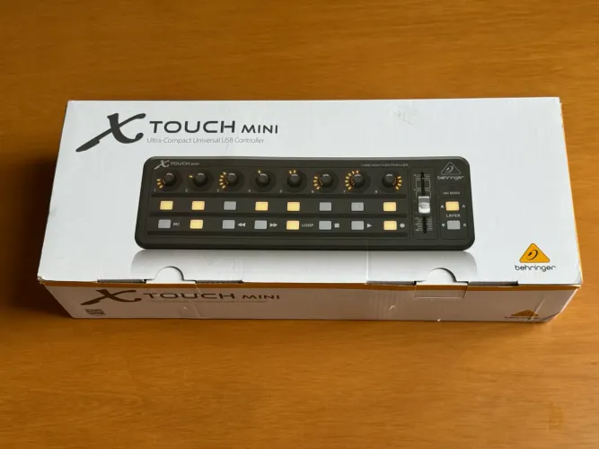 Behringer X-Touch mini