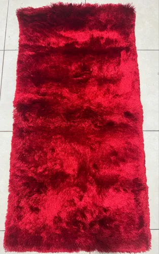 Tapete Peludo Vermelho Luxo  1,40cm x 0,70cm Macio  e Confortável