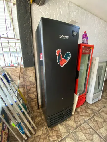 Cervejeira 445l vertical porta cega 127v imbera