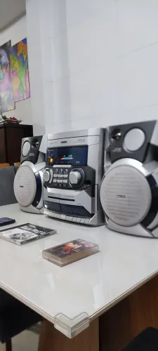 Som Philips