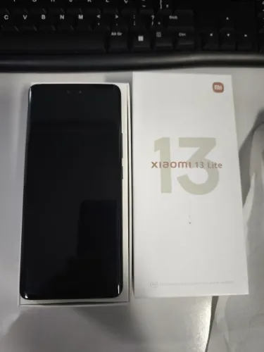 Celular Xiaomi 13 lite 8Ram 256GB ( impecável