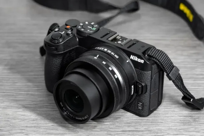 Câmera Nikon Z30 com Lente 16-50mm VR 4K Seminova Menos de 6 mil Cliques C1162