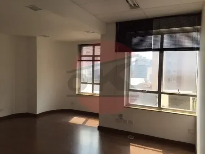 Salas comerciais com ótima localização