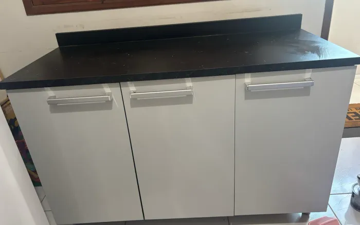 VENDO BALCÃO 3 PORTAS 