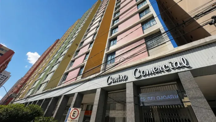 Apartamento à venda no Edifício Centro Comercial em Londrina