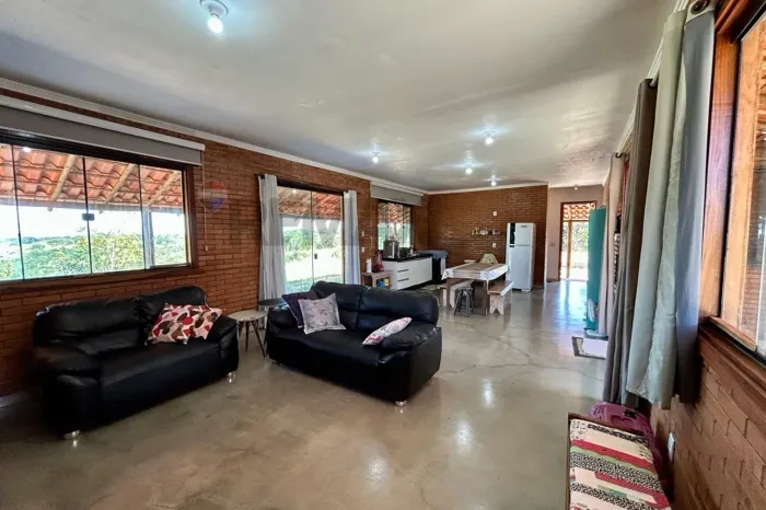 CASA EM EXCELENTE CONDOMÍNIO FECHADO - JEQUITIBÁ - MG