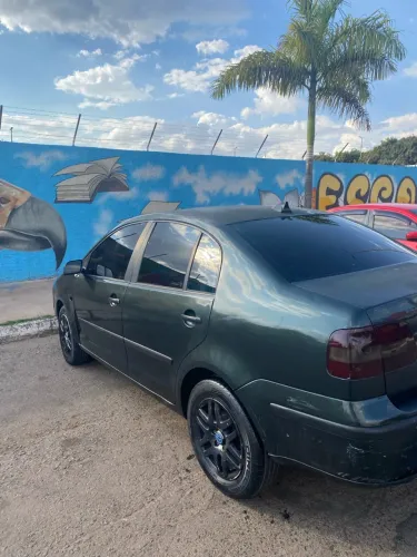 Volkswagen Polo Sedan 1.6 MI 101cv 8V 4P 2004