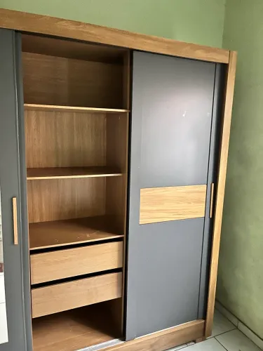 Guarda roupa e cama