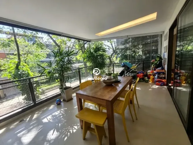 Apartamento residencial de 174 m² à venda na Barra da Tijuca