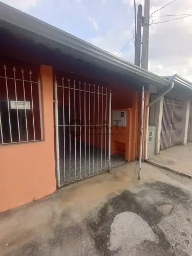 Casa à venda em Sorocaba-SP, Jardim Sao Lourenzo - 2 quartos, 2 salas, 1 banheiro, 2 vagas