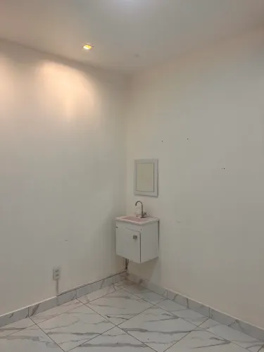 Aluga-se sala comercial