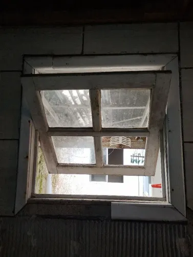 Vendo janela para banheiro