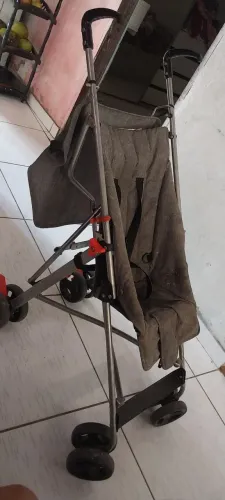 Vendo carrinho de bebe.