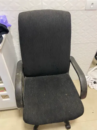 Vende-se Cadeira com rodinhas