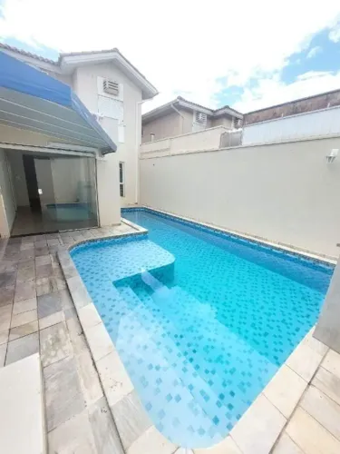 Sobrado residencial 4 dormitórios no Green Valley Edge City | 200 m² | 2 vagas