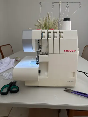 Overloque Singer Diferencial