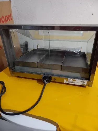 Vende se uma estufa de três bandejas 