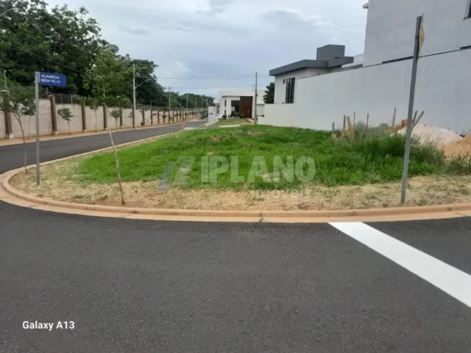Venda de Terreno / Condomínio na cidade de São Carlos