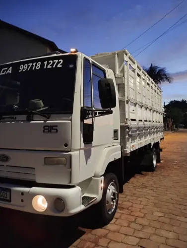 Ford cargo 815 ano 2009