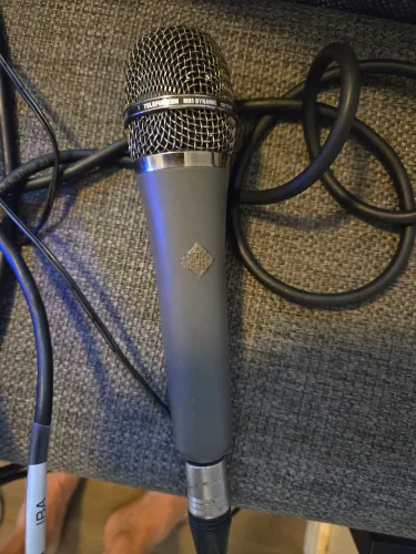 Microfone telefunken m81