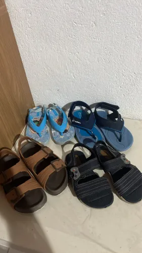 Lote de sandália e chinela de menino ,tamanho 22