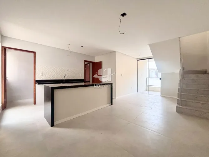 Cobertura Duplex com 5 Quartos e 3 Vagas no Vale do Ipê