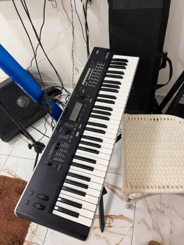 Teclado Workstation Korg Kross 2 C/ 61 Teclas