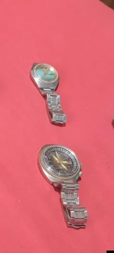 Vendo 2 Relógios Orient antigos automático funcionando perfeitamente.
