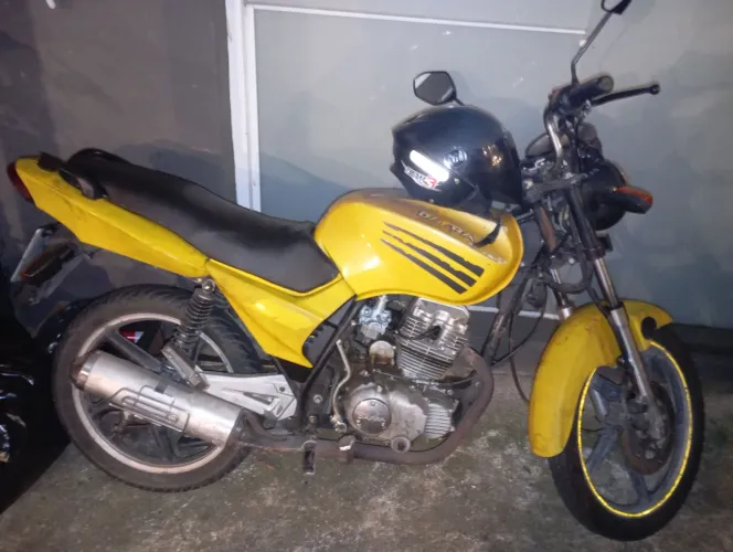 Vende-se moto pra rodar dia a dia 