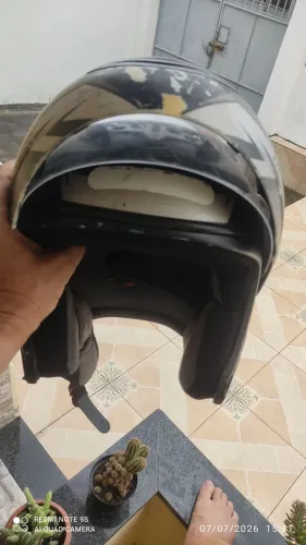 Vende-se um capacete excelente estado de conservação