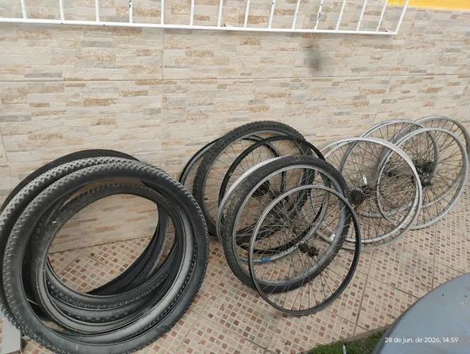 Aros e pneus bicicleta 
