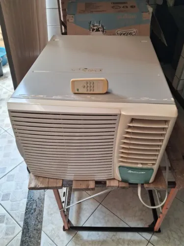 ar condicionado Springer janela