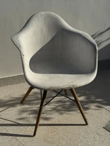 Cadeira estilo eames